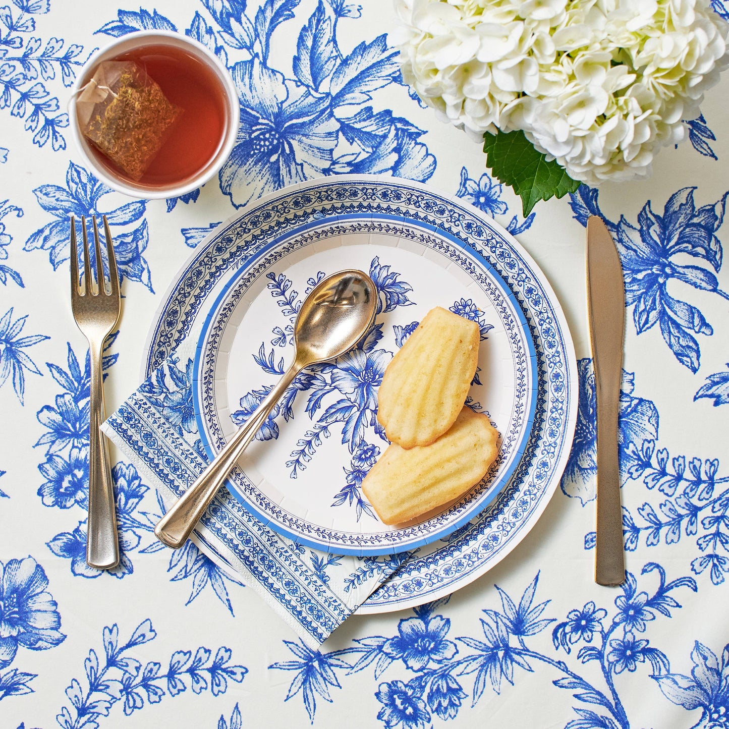 Blue Toile Large Napkins (25 per pack)